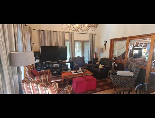 4 BEDROOM HOUSE FOR SALE IN LAKELAND ESTATE